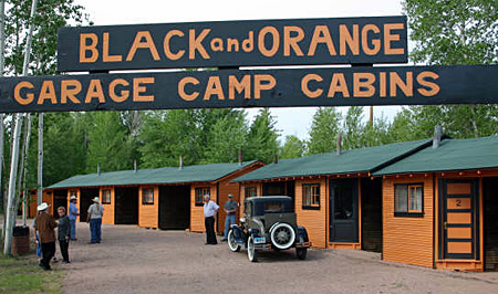 WY_RW_B&Orange sign