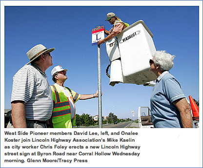 CA_Tracy sign CA_Tracy sign